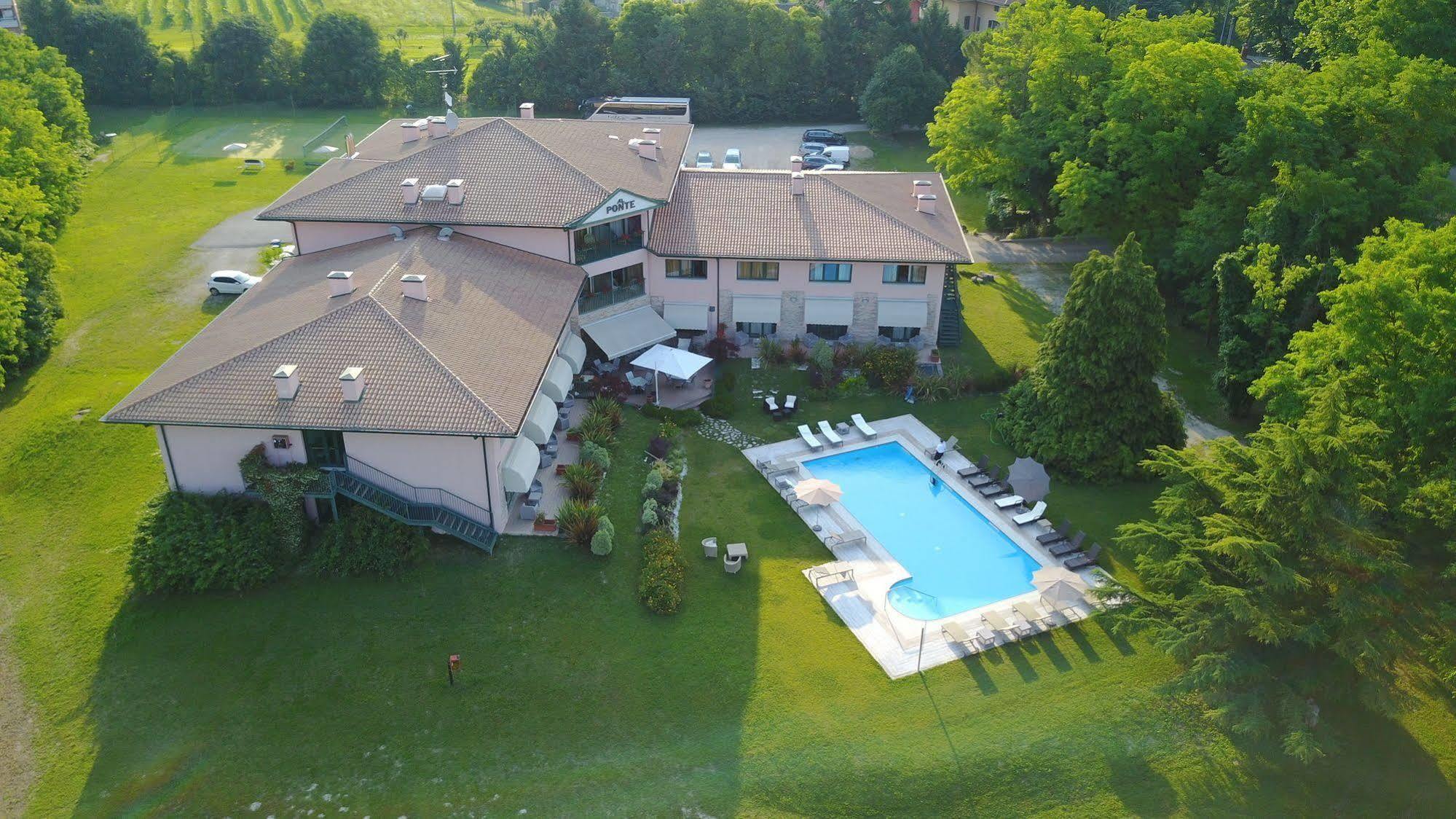 Hotel Al Ponte Gradisca dʼIsonzo Exterior foto